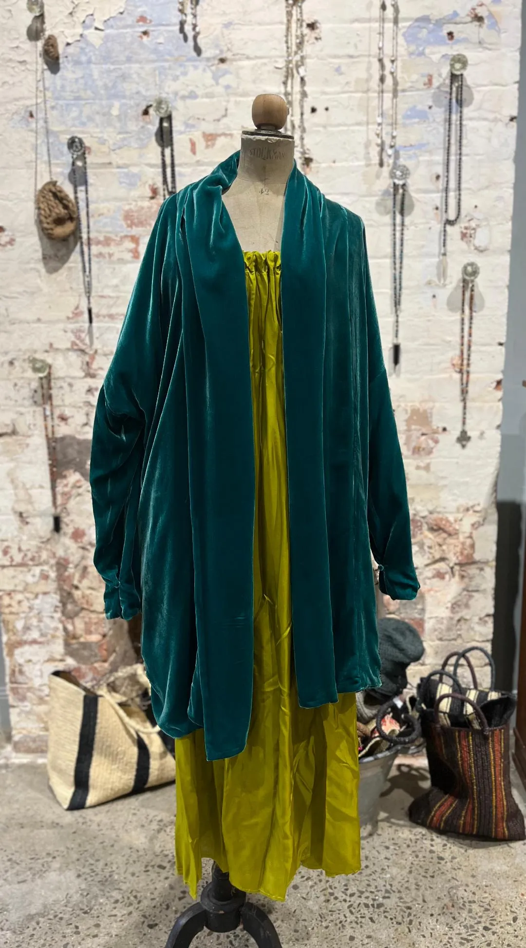 Amano Silk velvet cocoon coat - Midnight Blue