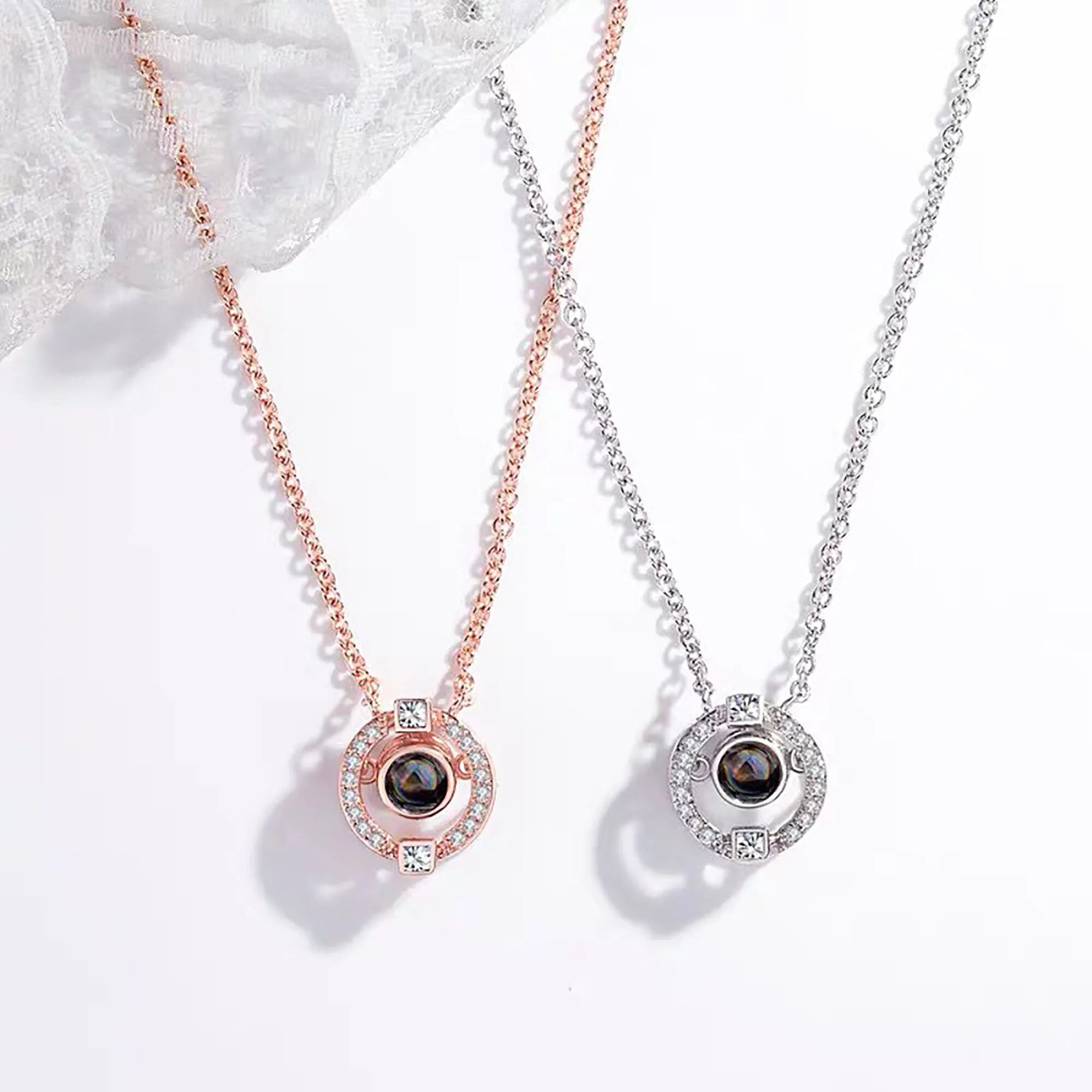 Customizable photo circle Projection Necklace  Creative Pendant is a Commemorative Gift