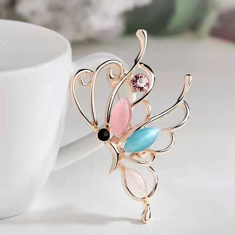 elegant brooch accessory for women also usable as a medal