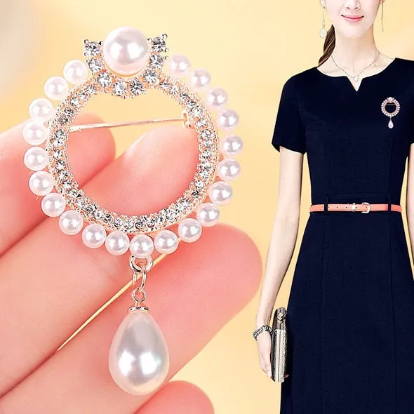elegant brooch accessory for women also usable as a medal