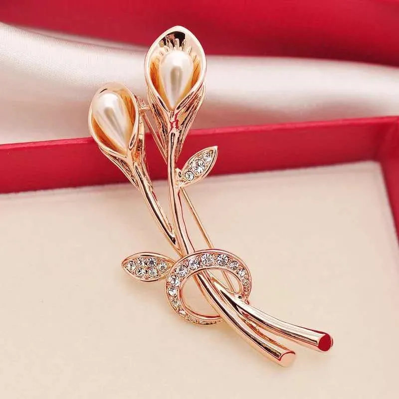 elegant brooch accessory for women also usable as a medal