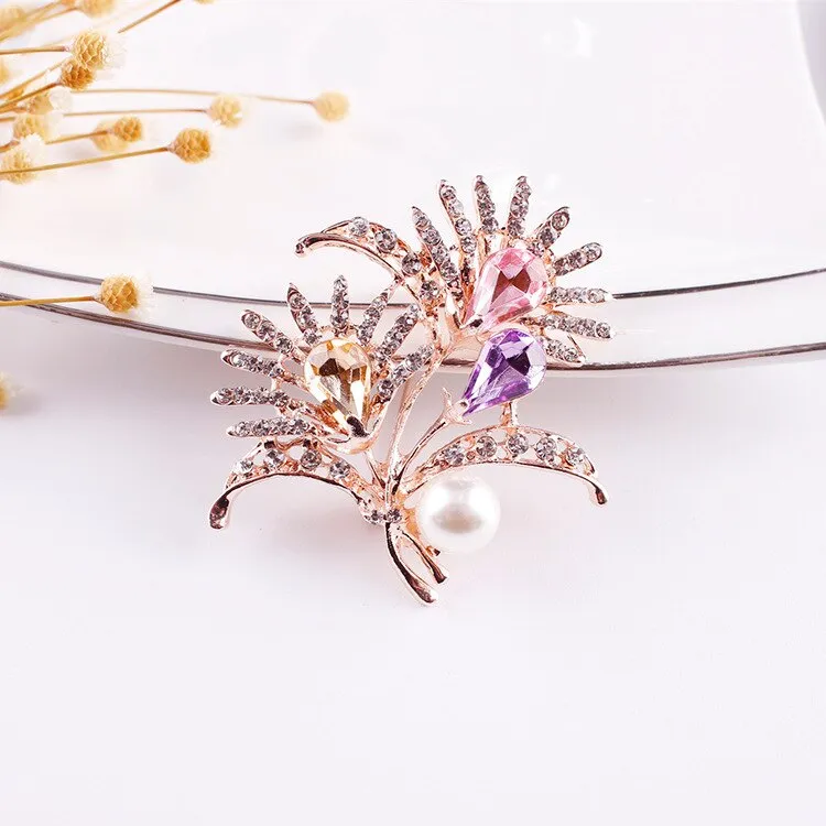 elegant brooch accessory for women also usable as a medal