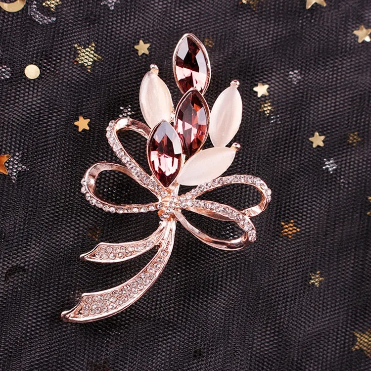 elegant brooch accessory for women also usable as a medal