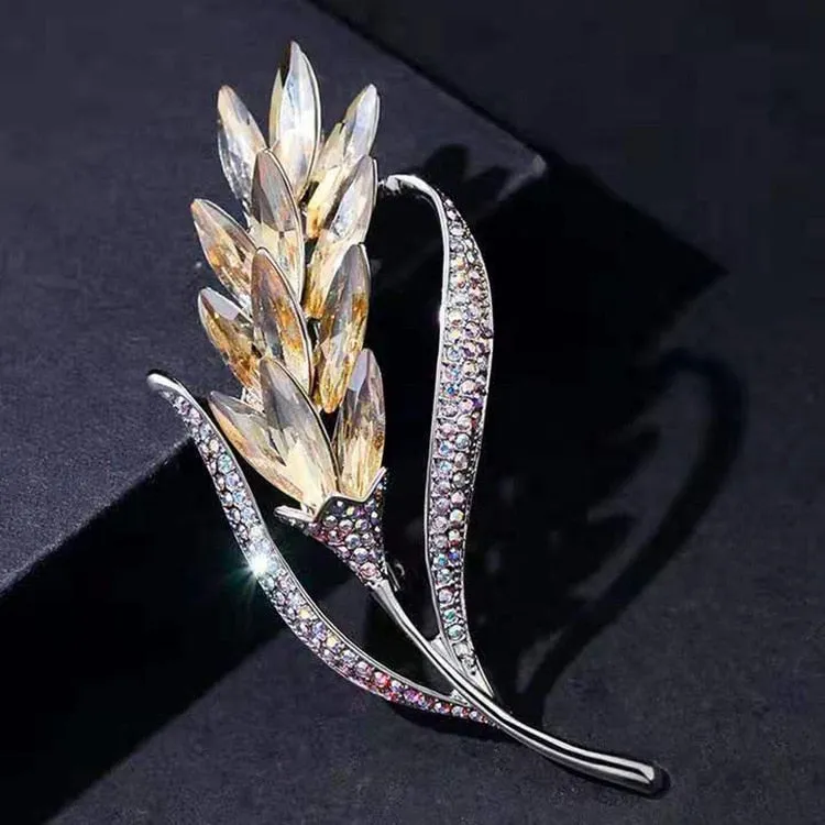elegant brooch accessory for women also usable as a medal