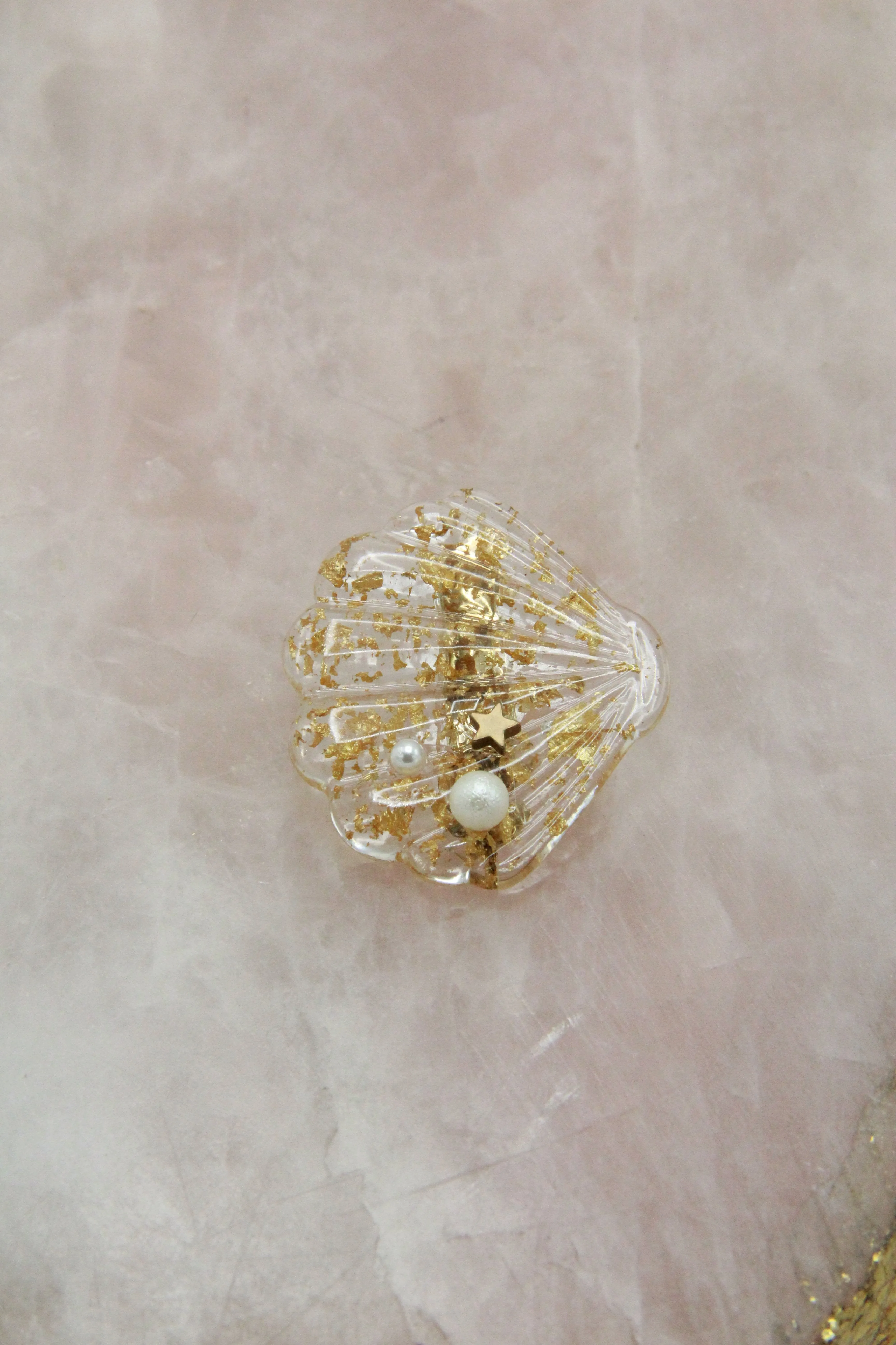 Glimmering Pearl Seashell Hair Clip