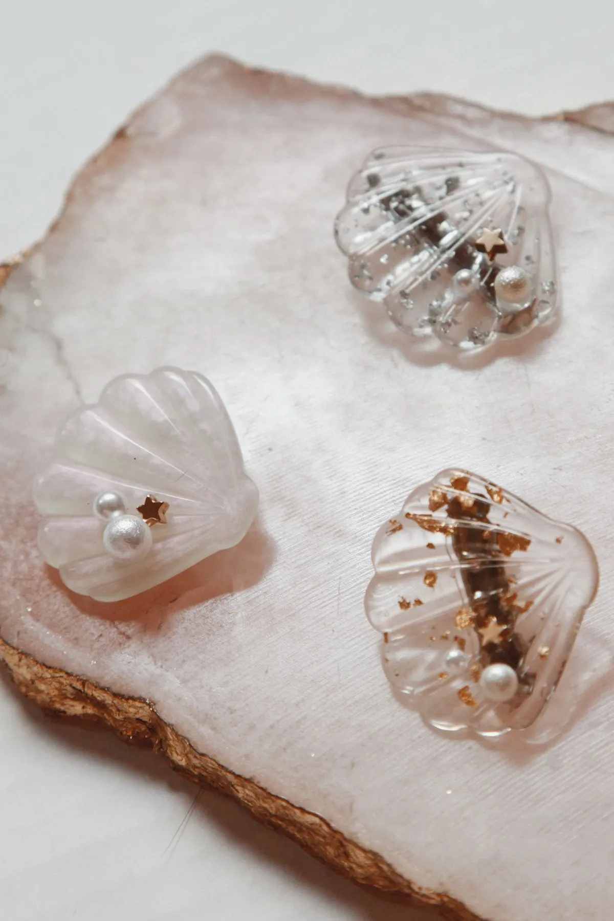Glimmering Pearl Seashell Hair Clip