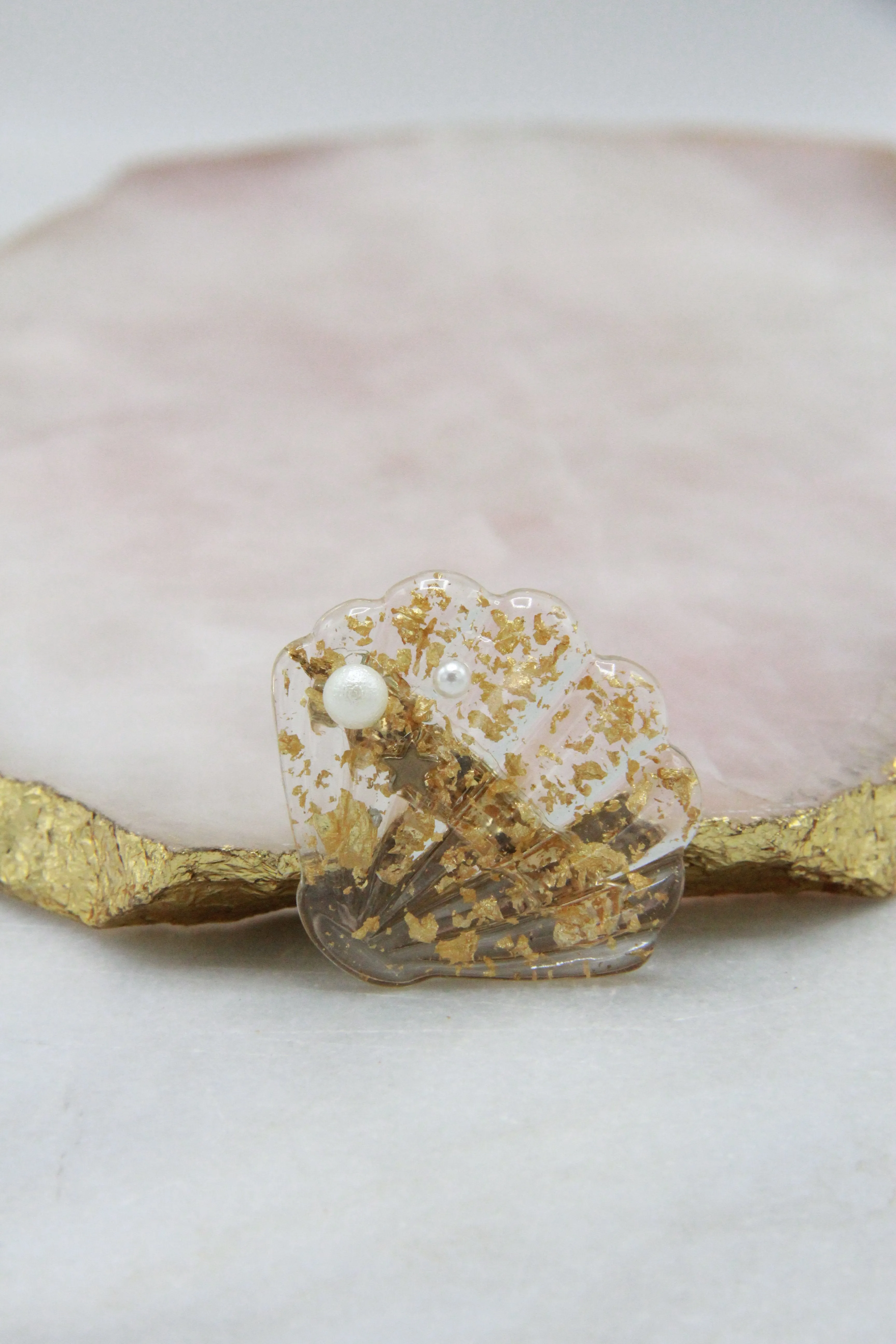 Glimmering Pearl Seashell Hair Clip
