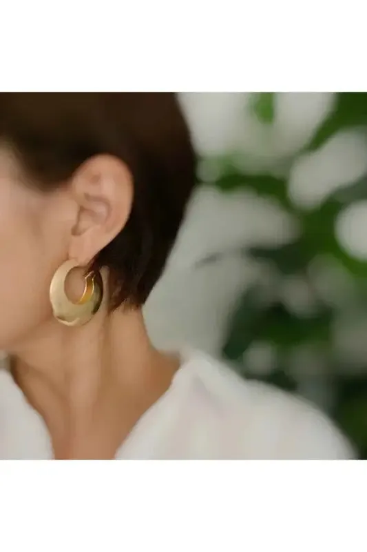 Light And Modern Hoop Earrings