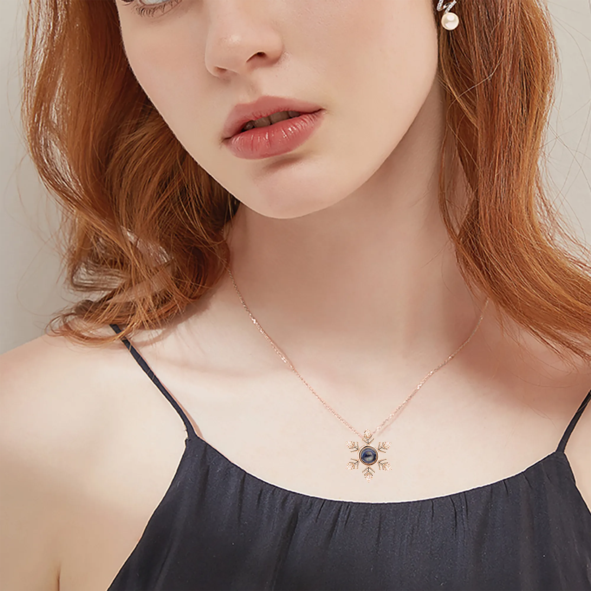 Photo Projection snowflake shape Necklace Pendant Jewelry for Lover Girlfriend 2022