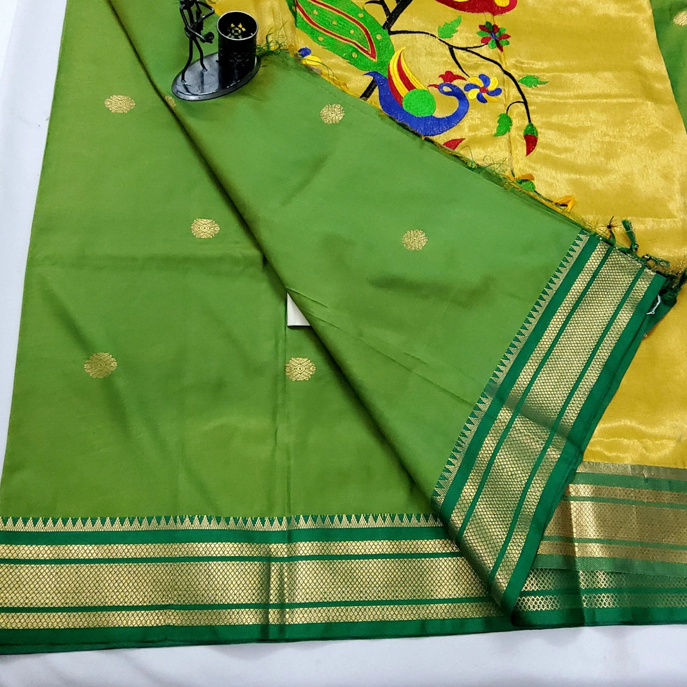 Soft Silk Kadiyal Paithani Saree