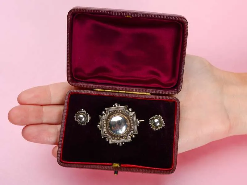 Victorian Boxed Silver Brooch & Earrings