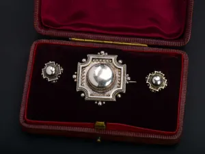 Victorian Boxed Silver Brooch & Earrings