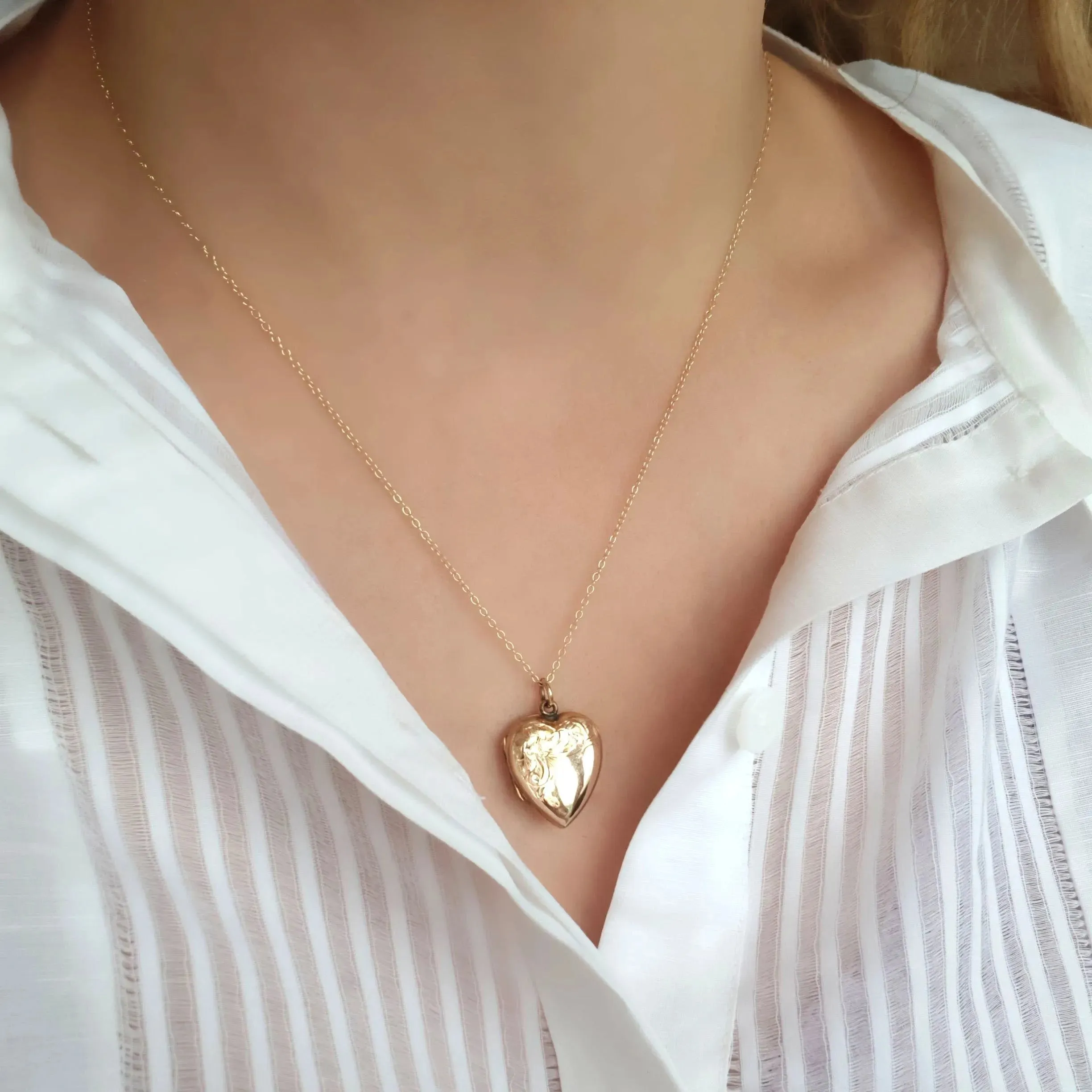 Vintage 1930s 9ct Heart Shaped Locket Necklace